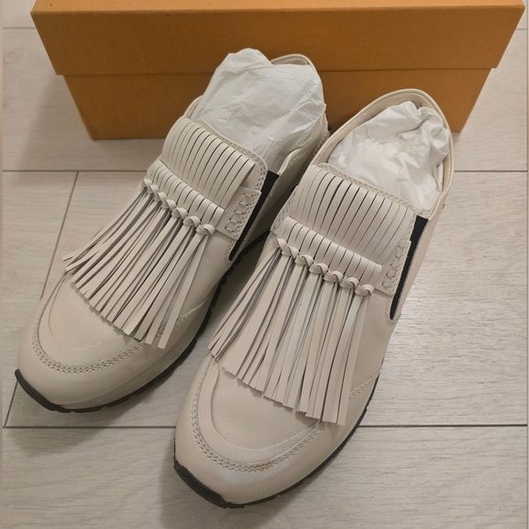 Tod's - Elegant White Fringe Loafers - Picture 2 of 8